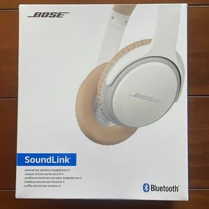 Bose SoundLink Bluetooth Around Ear Headphones